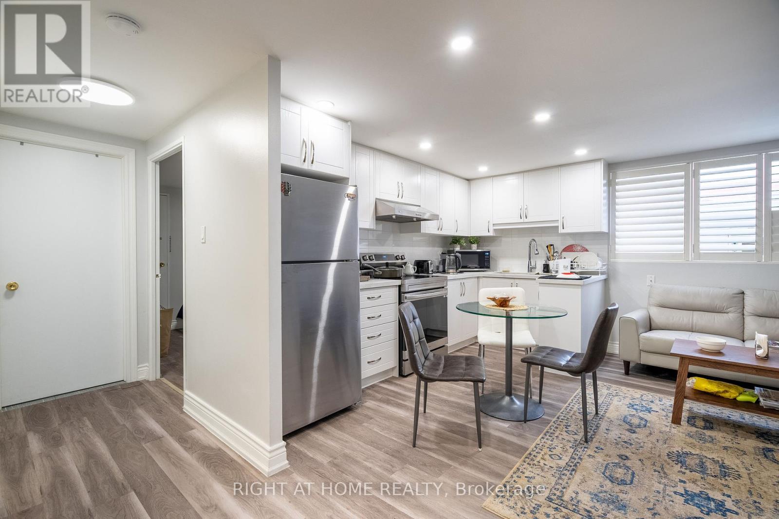 285 Richmond Street Property Photo 22