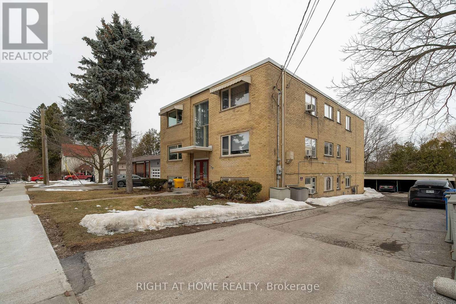 285 Richmond Street Property Photo 25
