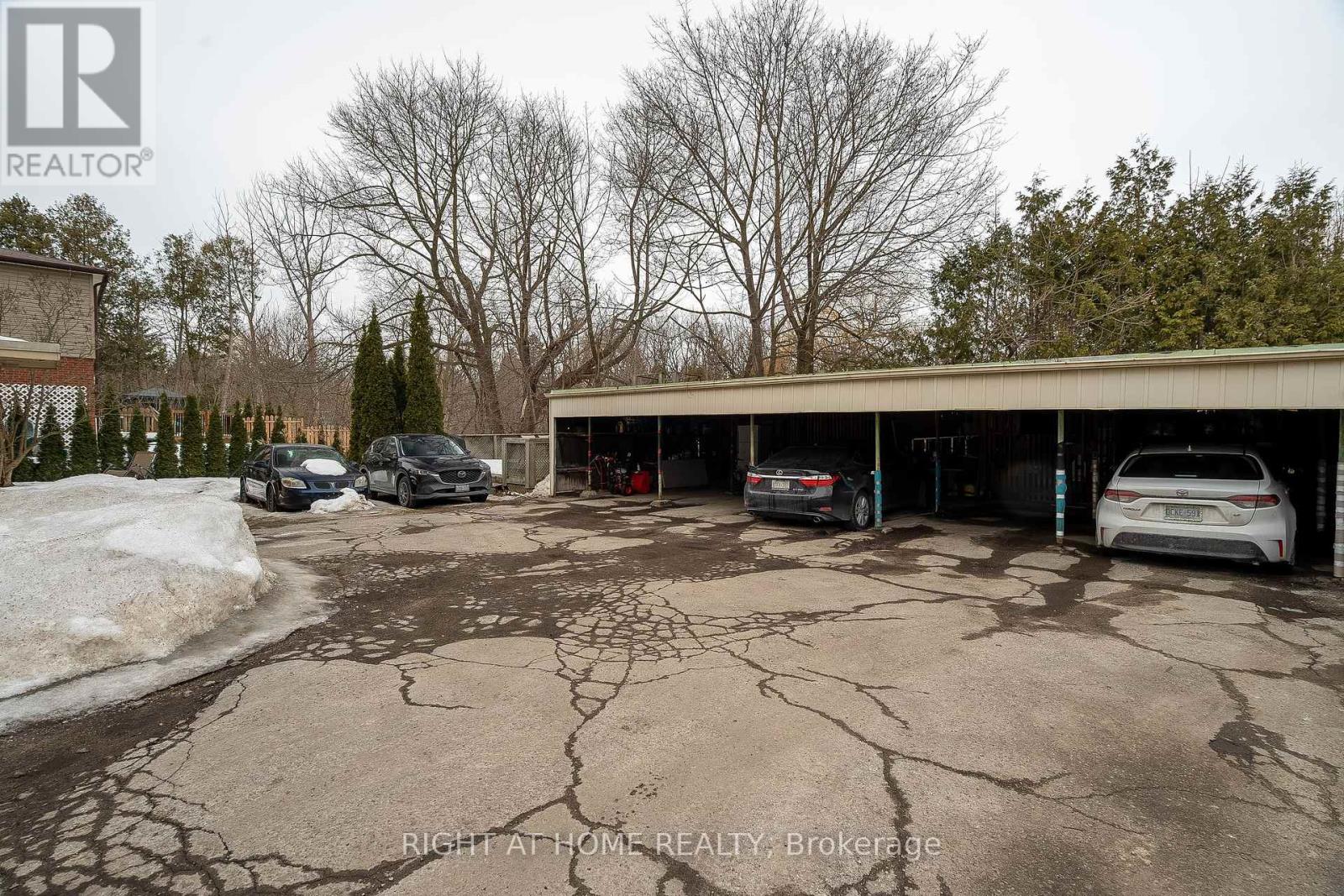 285 Richmond Street Property Photo 27