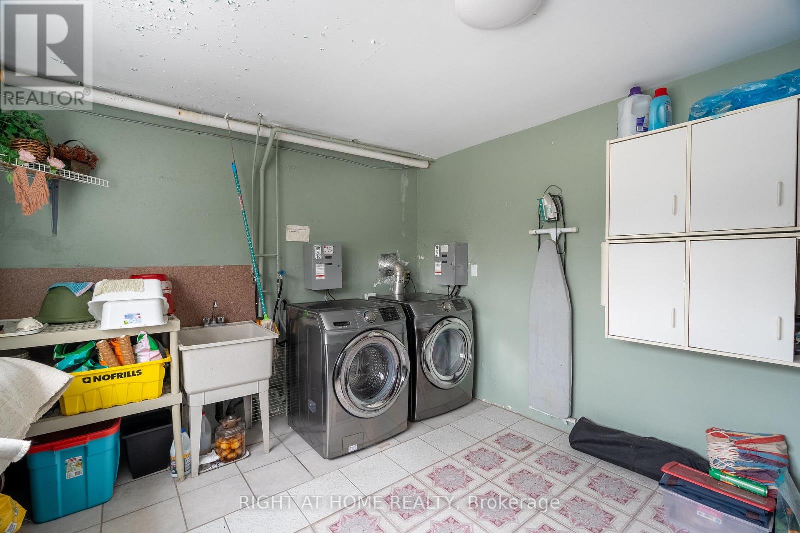 285 Richmond Street Property Photo 28