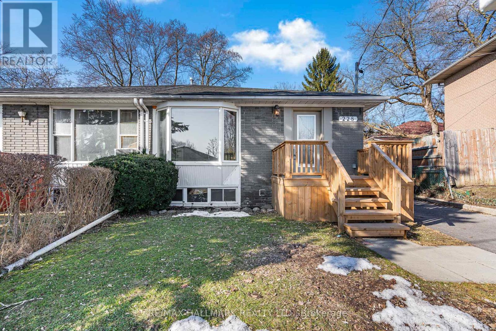 228 Septonne Avenue Property Photo 1