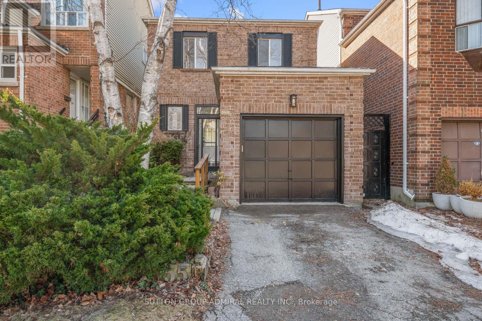 55 Thornbury Circle Property Photo 1