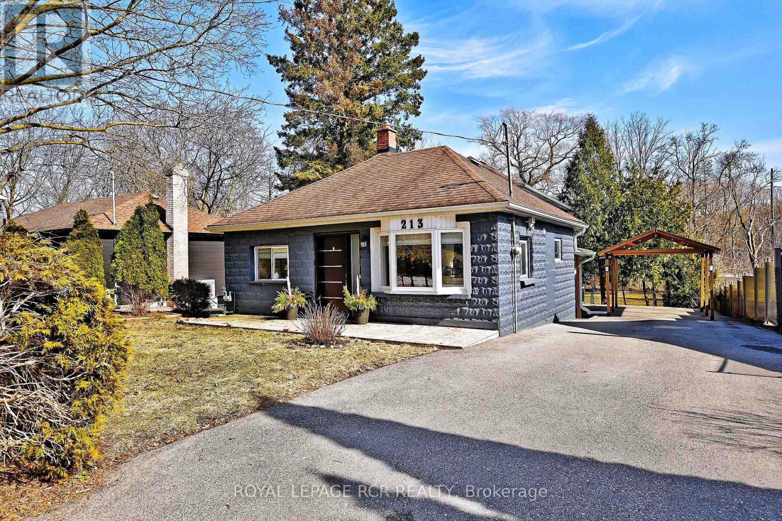 213 Old Main Street N Property Photo 1