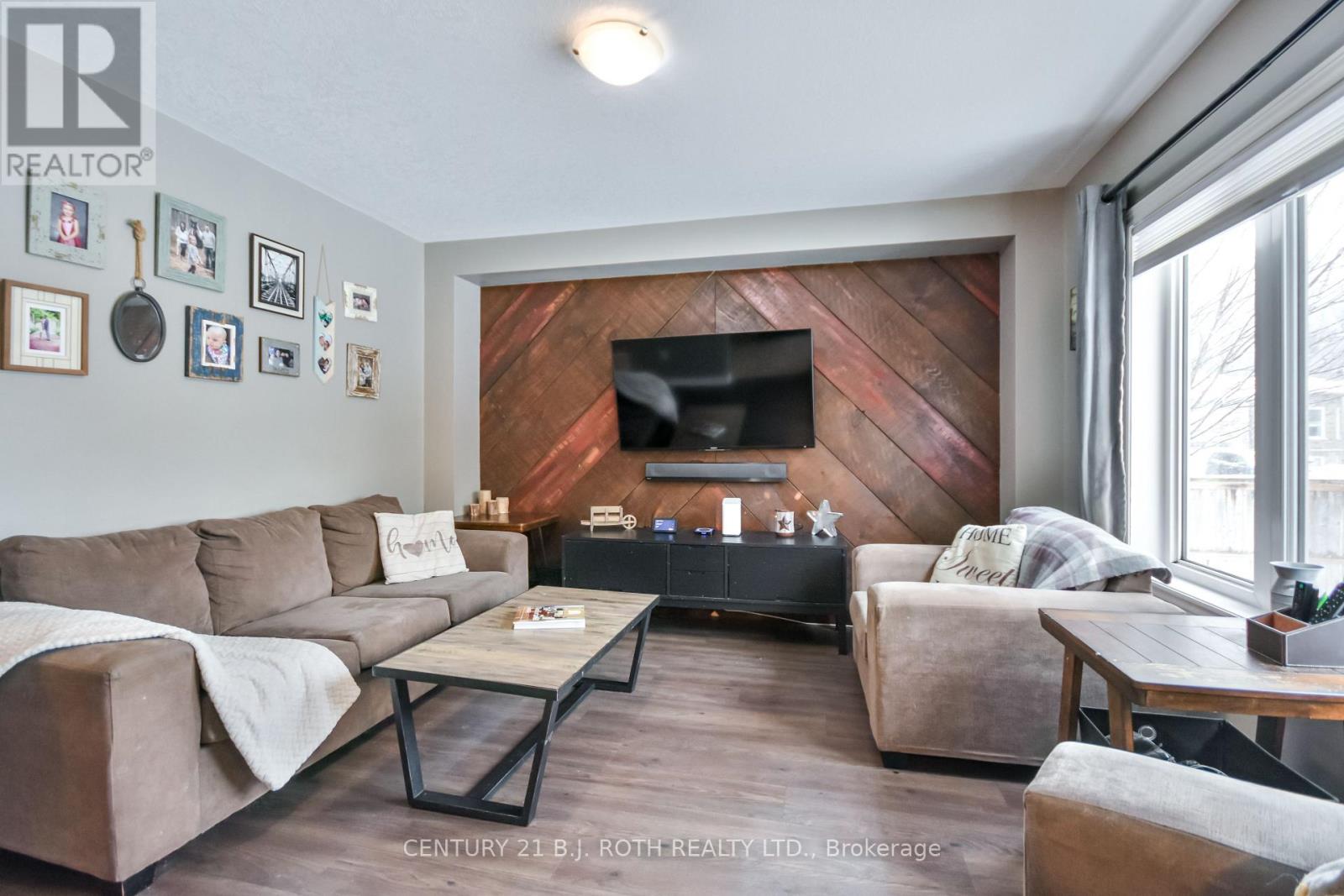 212 Maplewood Drive Property Photo 16