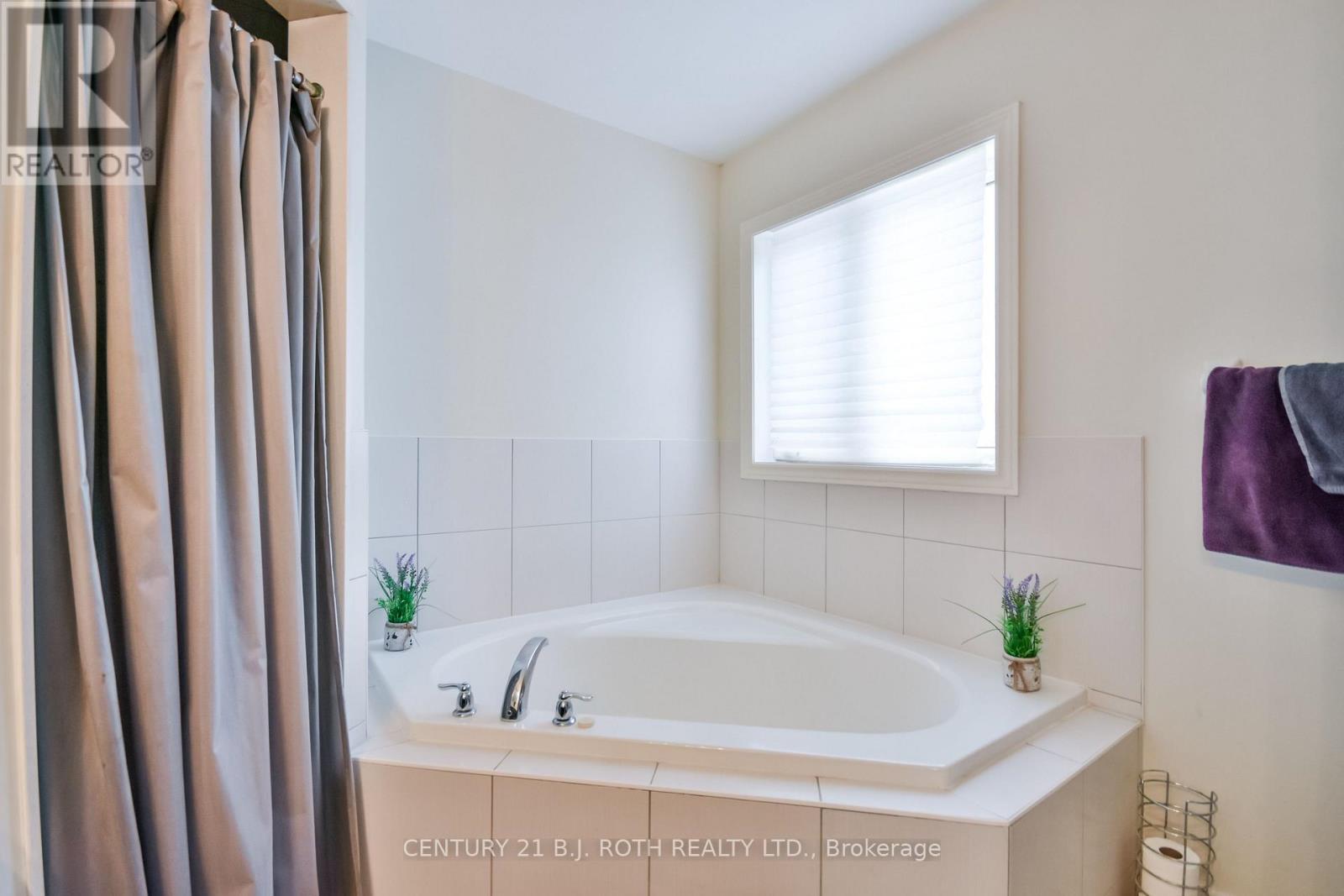 212 Maplewood Drive Property Photo 28