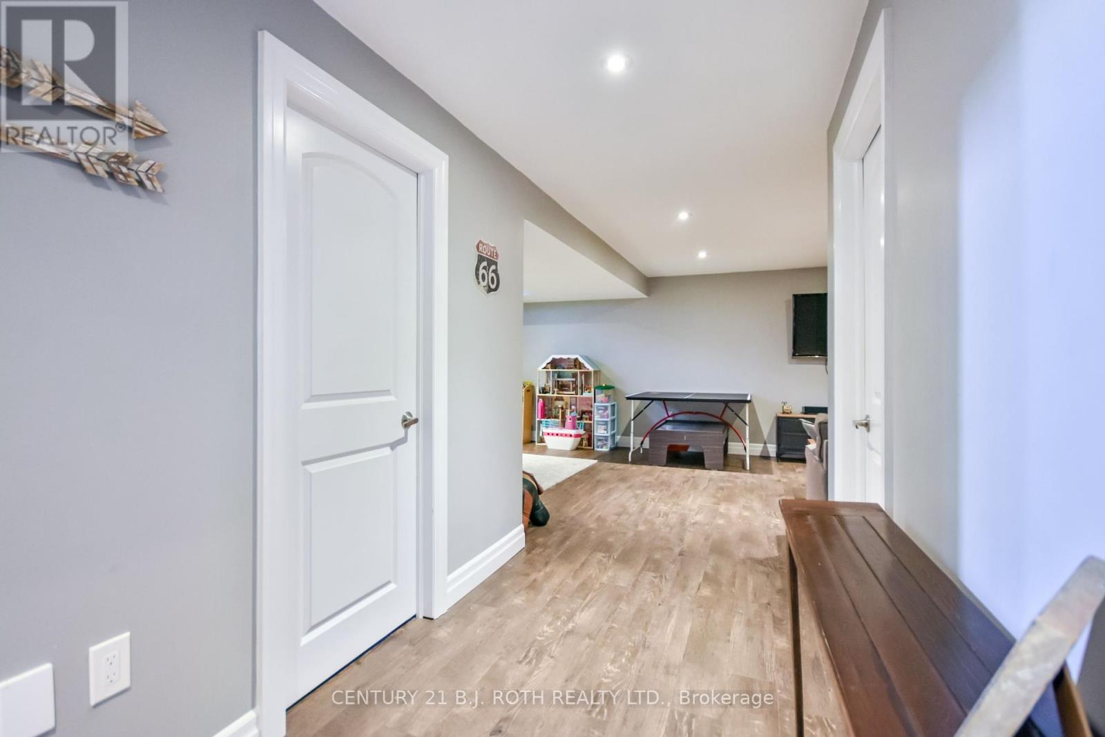 212 Maplewood Drive Property Photo 29