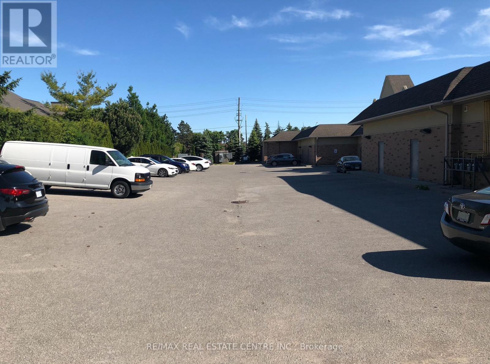 6 - 5 Swan Lake Boulevard Property Photo 10