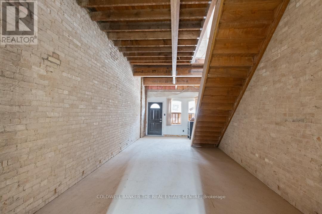 193 Main St S Property Photo 11