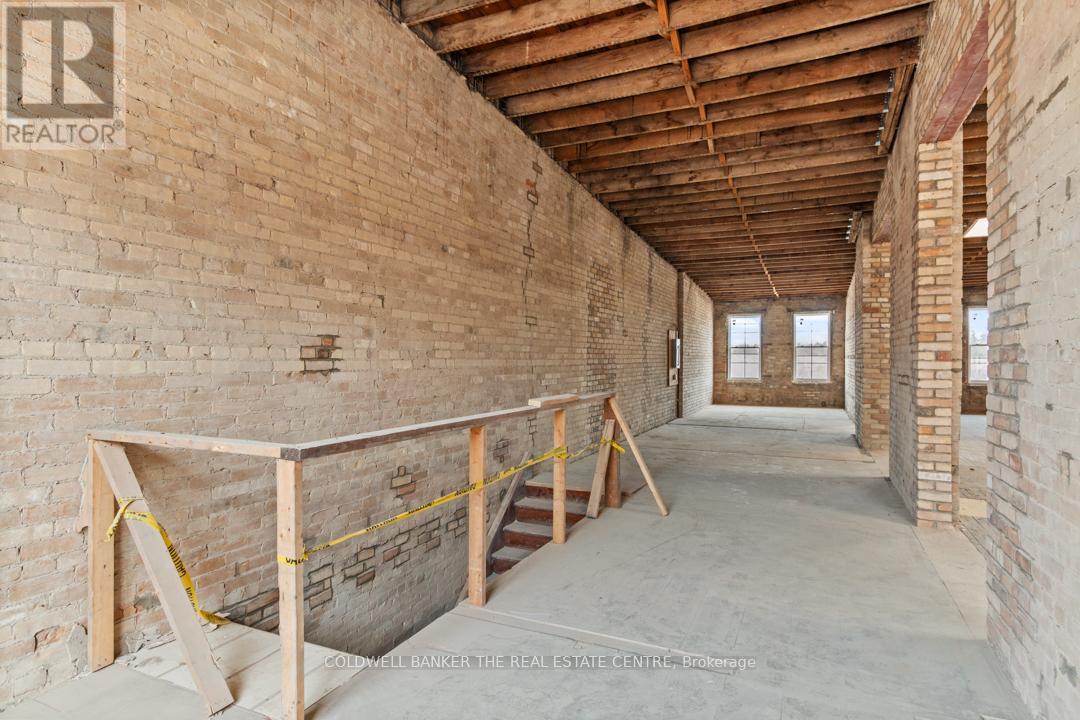193 Main St S Property Photo 12