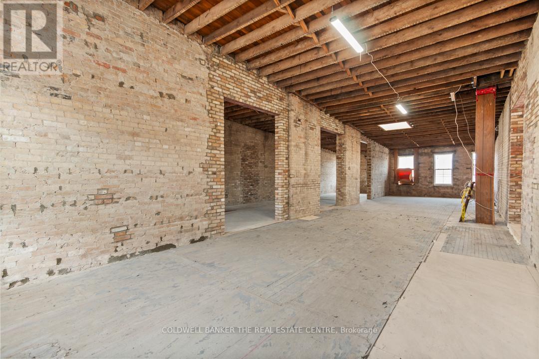 193 Main St S Property Photo 21