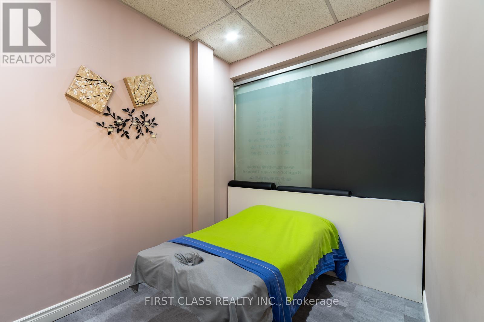 2016 - 8333 Kennedy Road Property Photo 3