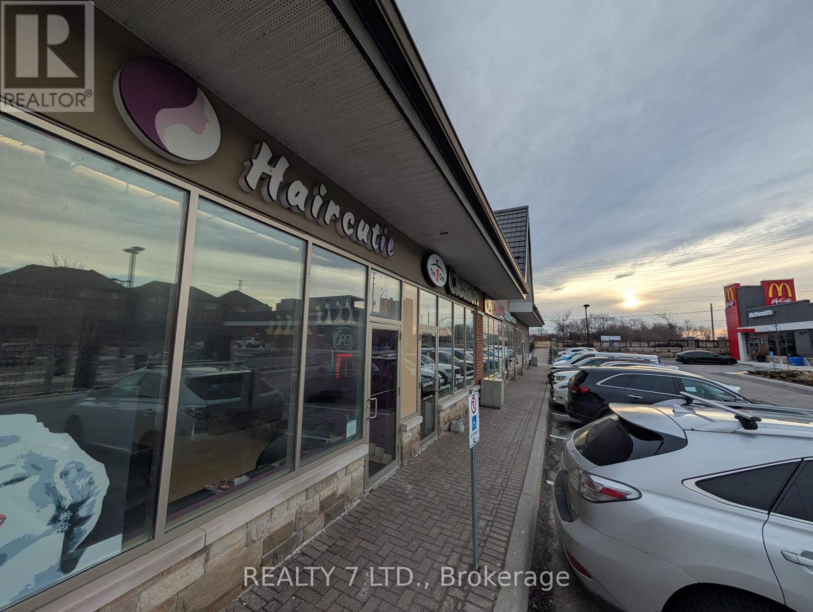 20 - 380 Tower Hill Road Property Photo 1