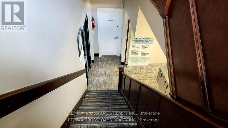 4 - 15221 Yonge Street Property Photo 3