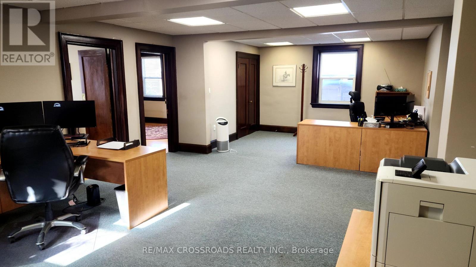 4 - 15221 Yonge Street Property Photo 8