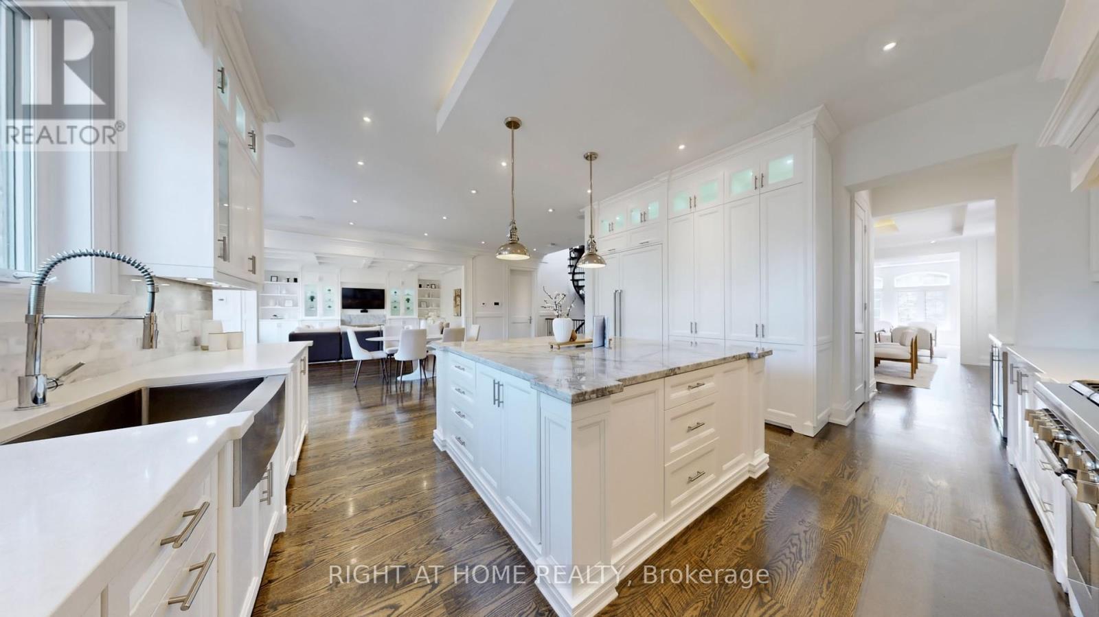 82 Sandbanks Drive Property Photo 10