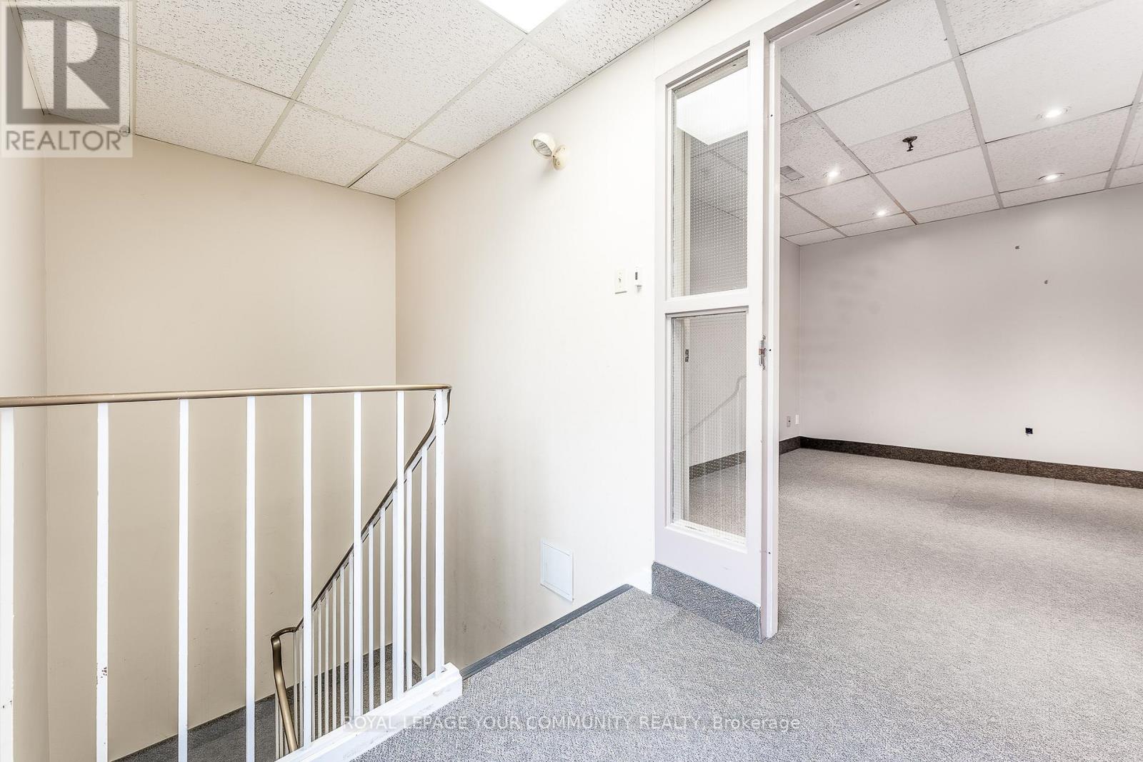 11u - 400 Esna Park Drive Property Photo 1