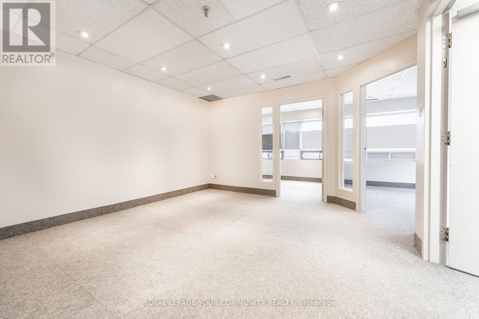 11u - 400 Esna Park Drive Property Photo 3