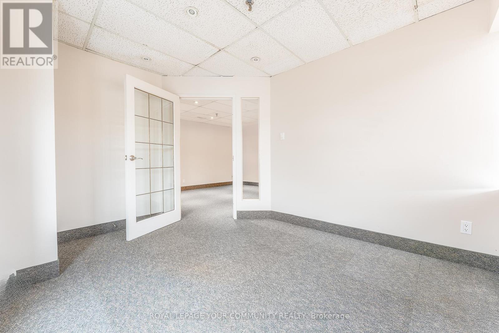 11u - 400 Esna Park Drive Property Photo 6