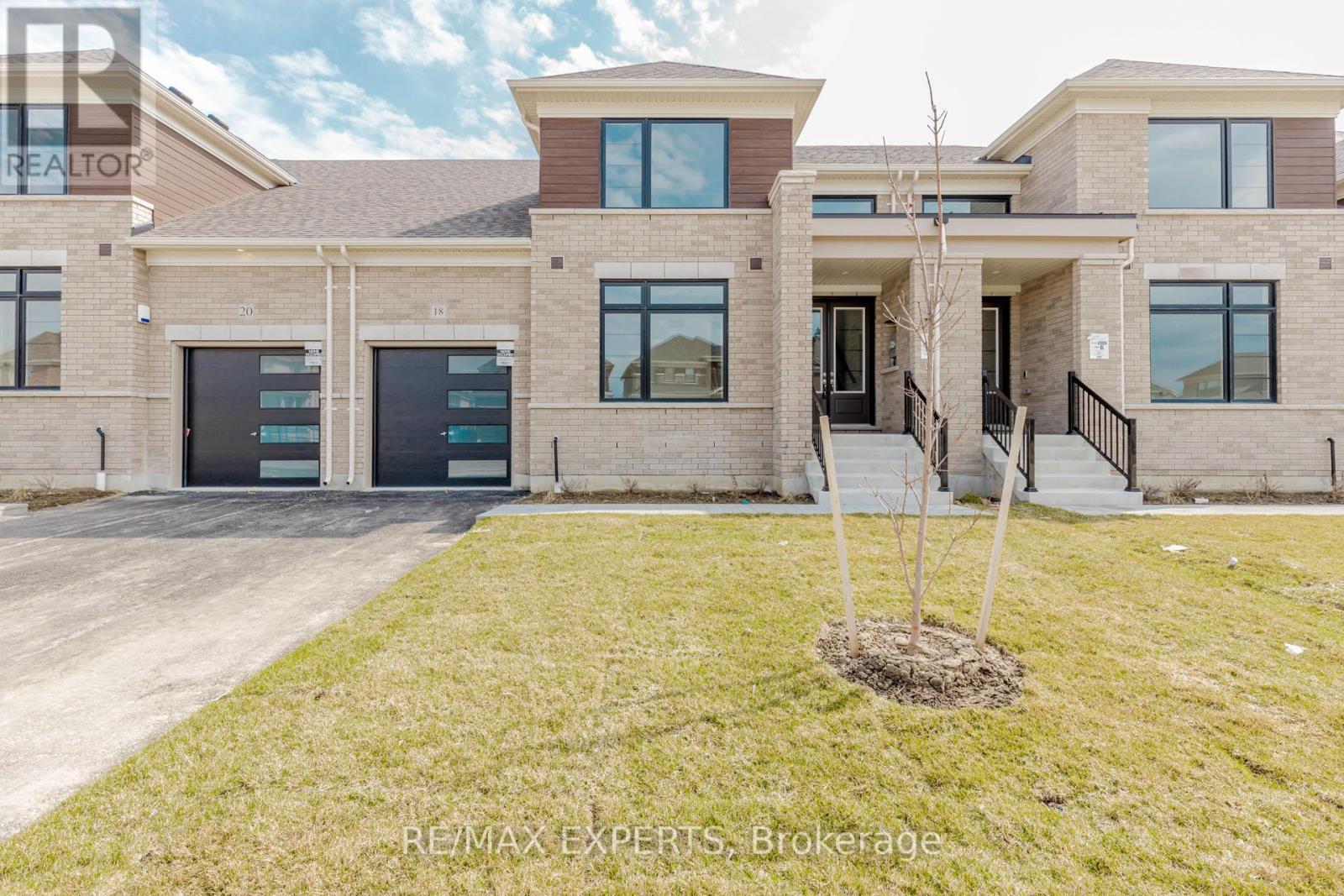 18 Mayapple Street Property Photo 1