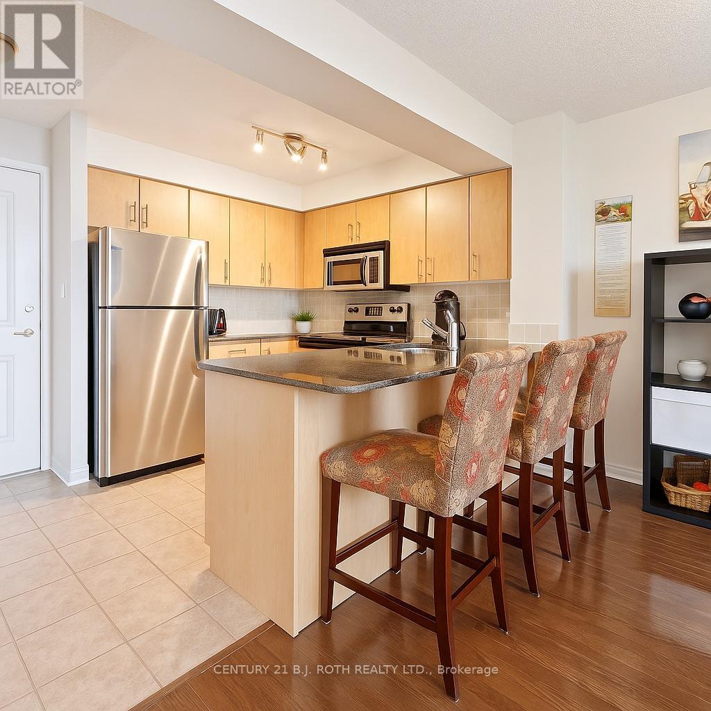 1202 - 350 Red Maple Road Property Photo 4