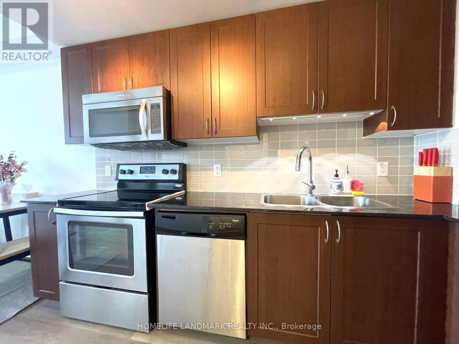 1017 - 372 Highway 7 E Property Photo 6