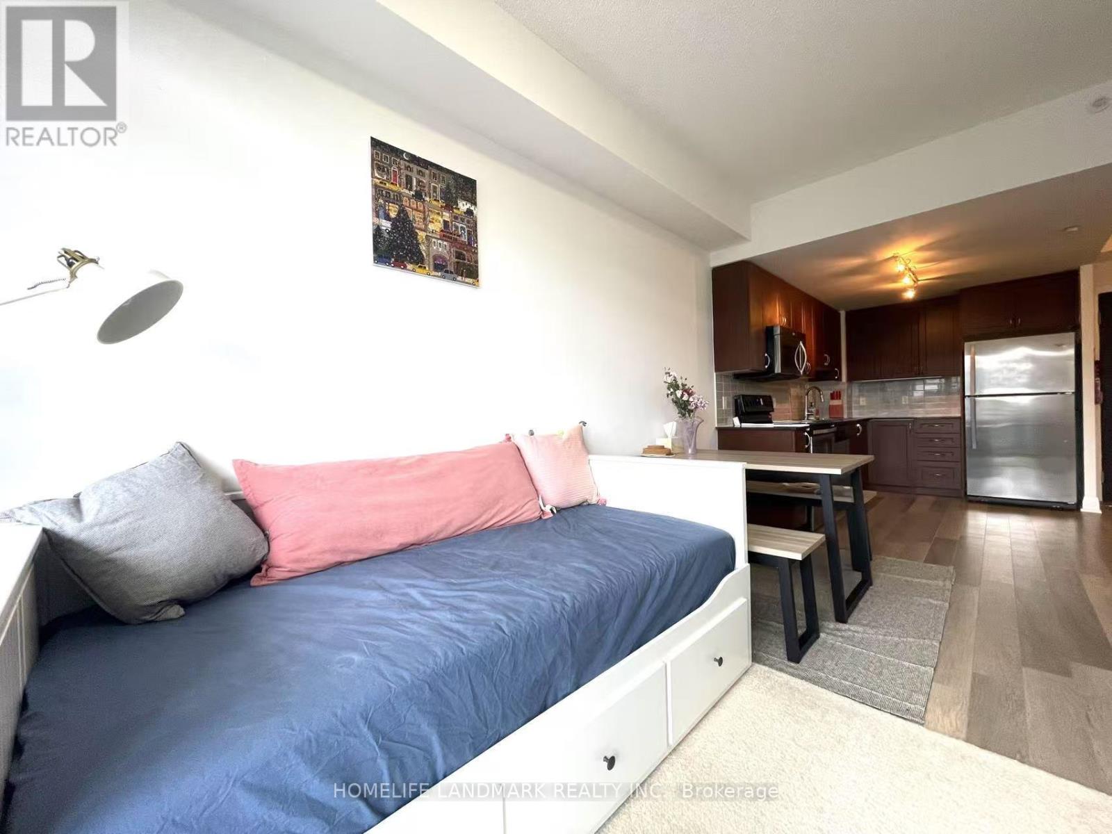 1017 - 372 Highway 7 E Property Photo 9