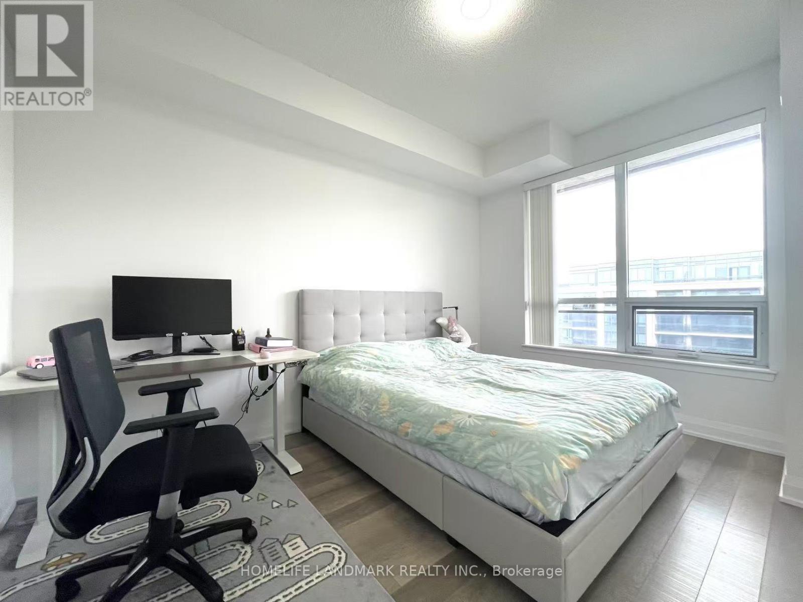 1017 - 372 Highway 7 E Property Photo 11