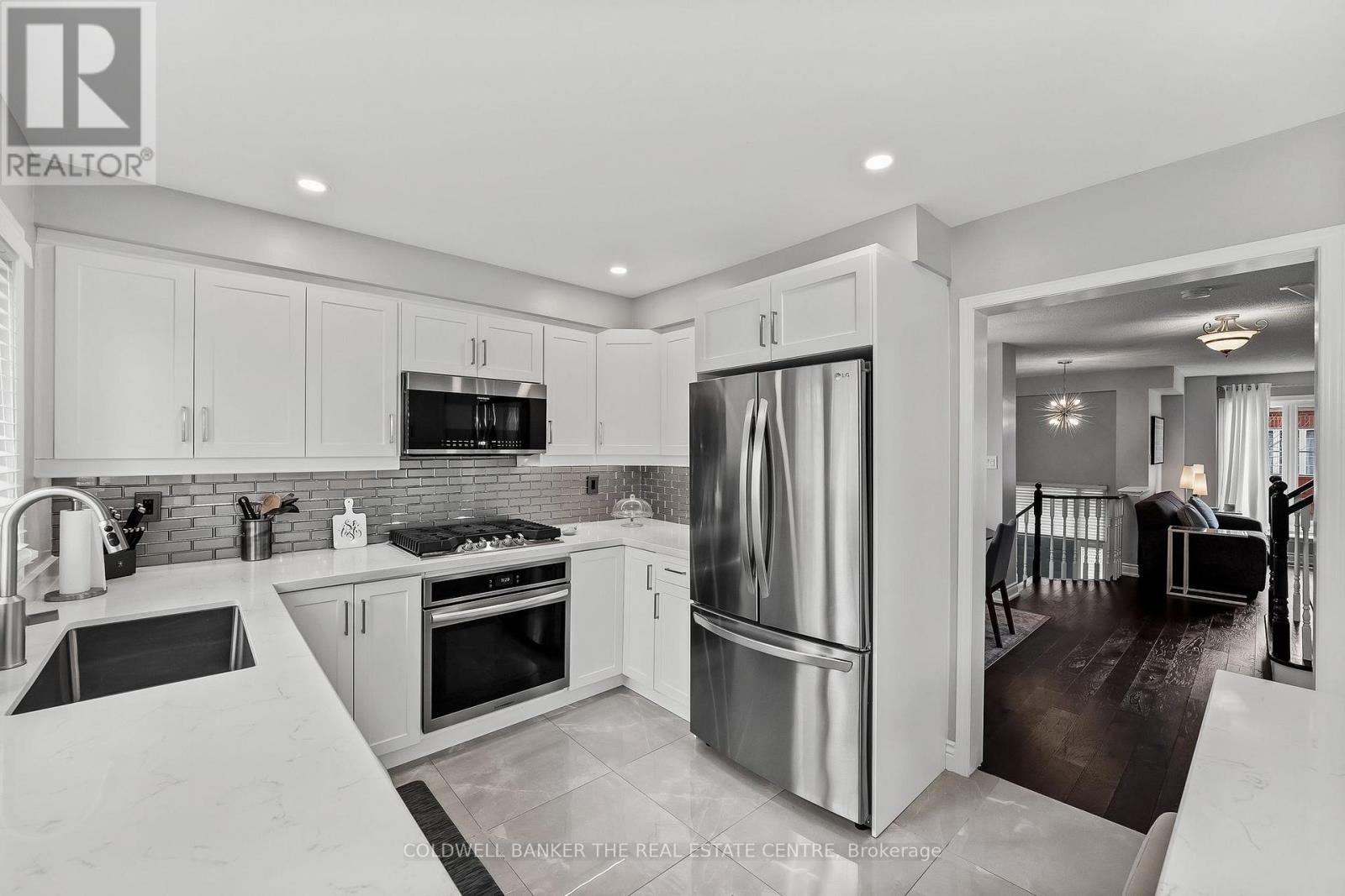 57 - 91 Mosaics Avenue Property Photo 10