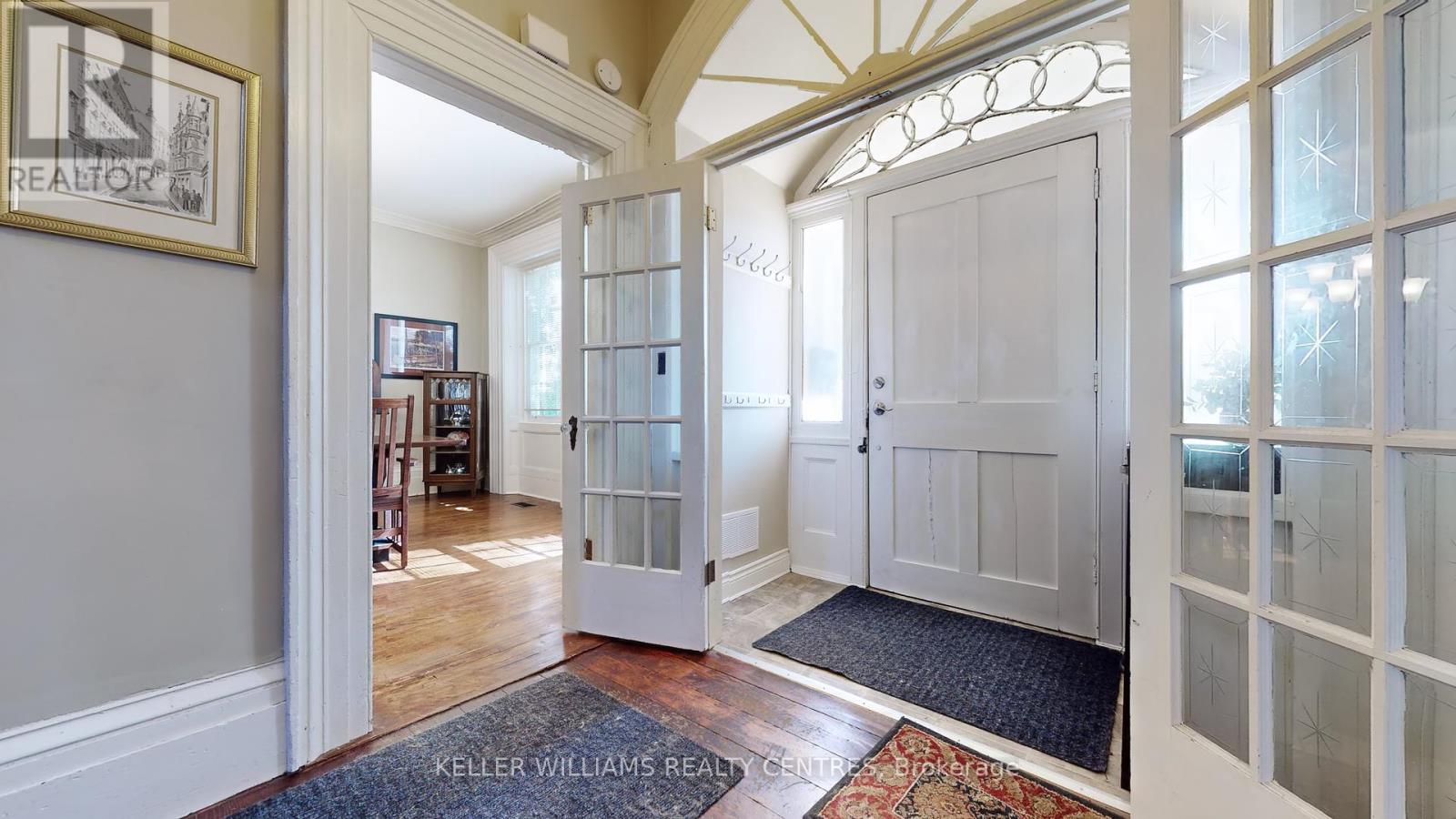19374 Yonge Street Property Photo 11