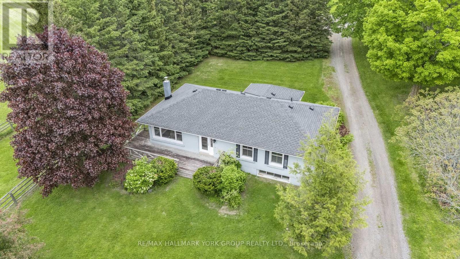 16333-16401 Dufferin Street Property Photo 22