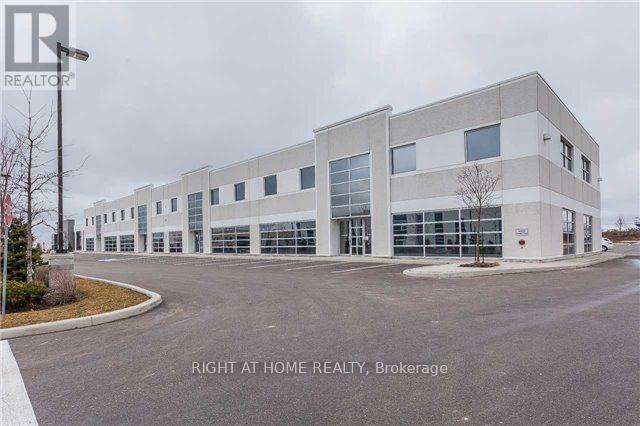 15 - 158 Don Hillock Drive Property Photo 1