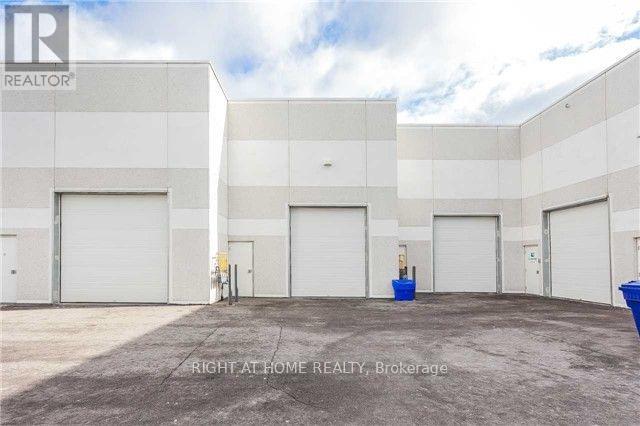 15 - 158 Don Hillock Drive Property Photo 3