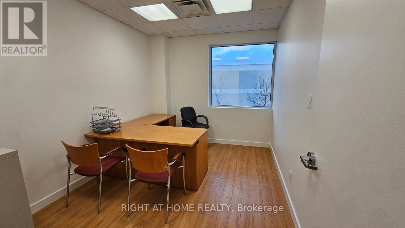 15 - 158 Don Hillock Drive Property Photo 11