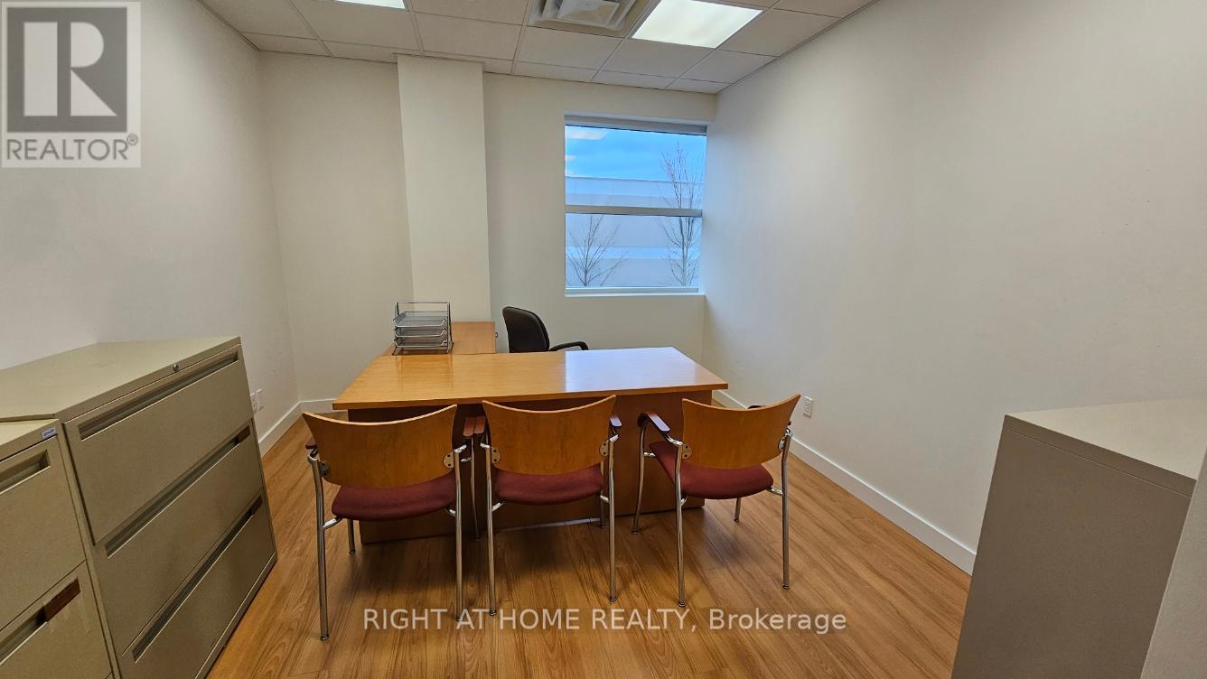 15 - 158 Don Hillock Drive Property Photo 12