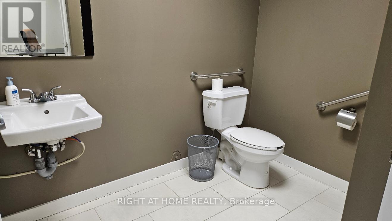 15 - 158 Don Hillock Drive Property Photo 15