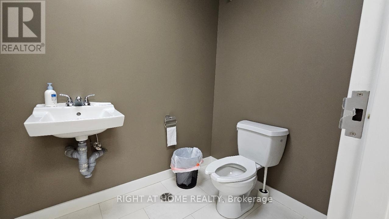 15 - 158 Don Hillock Drive Property Photo 16