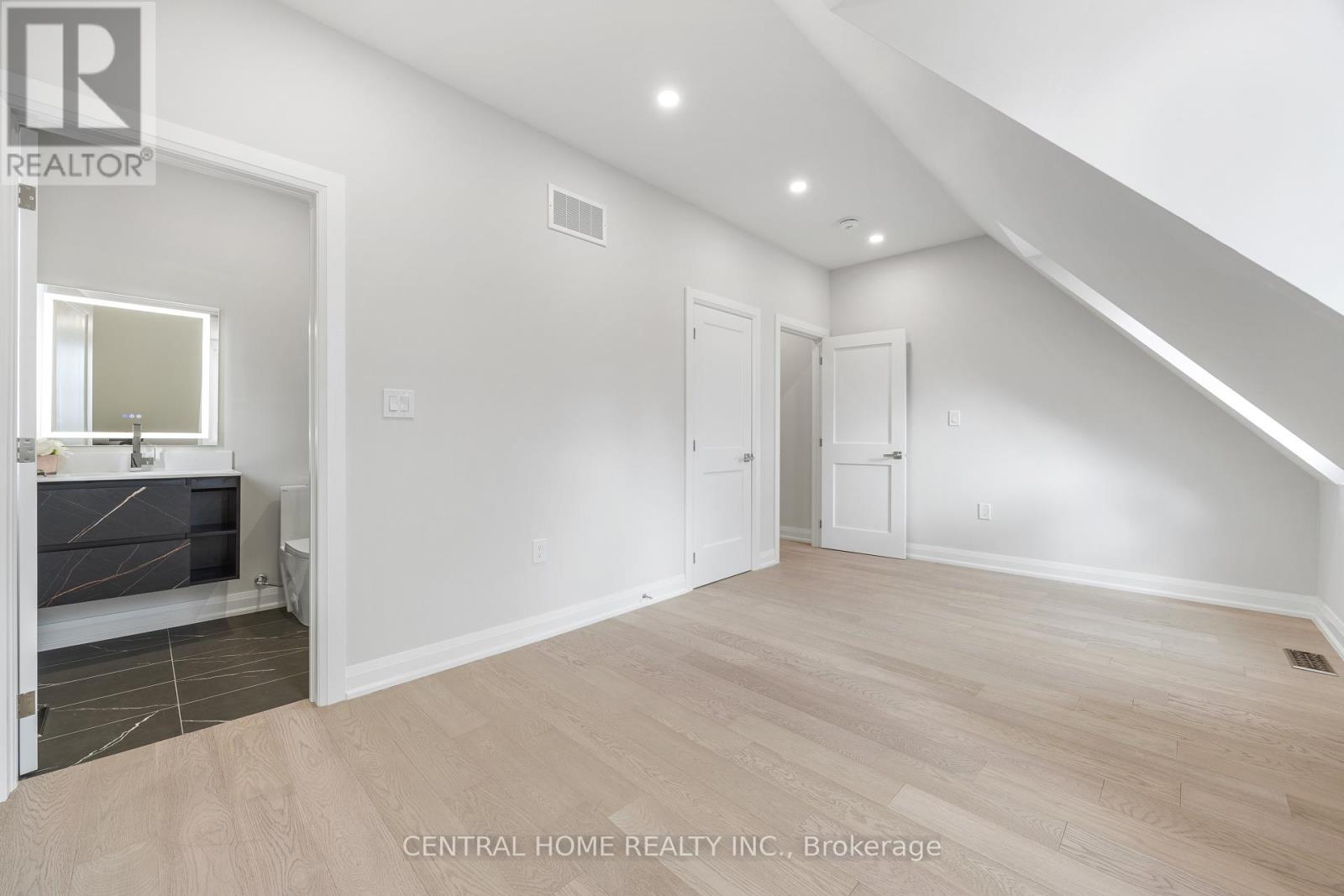 2946 Elgin Mills Road E Property Photo 20