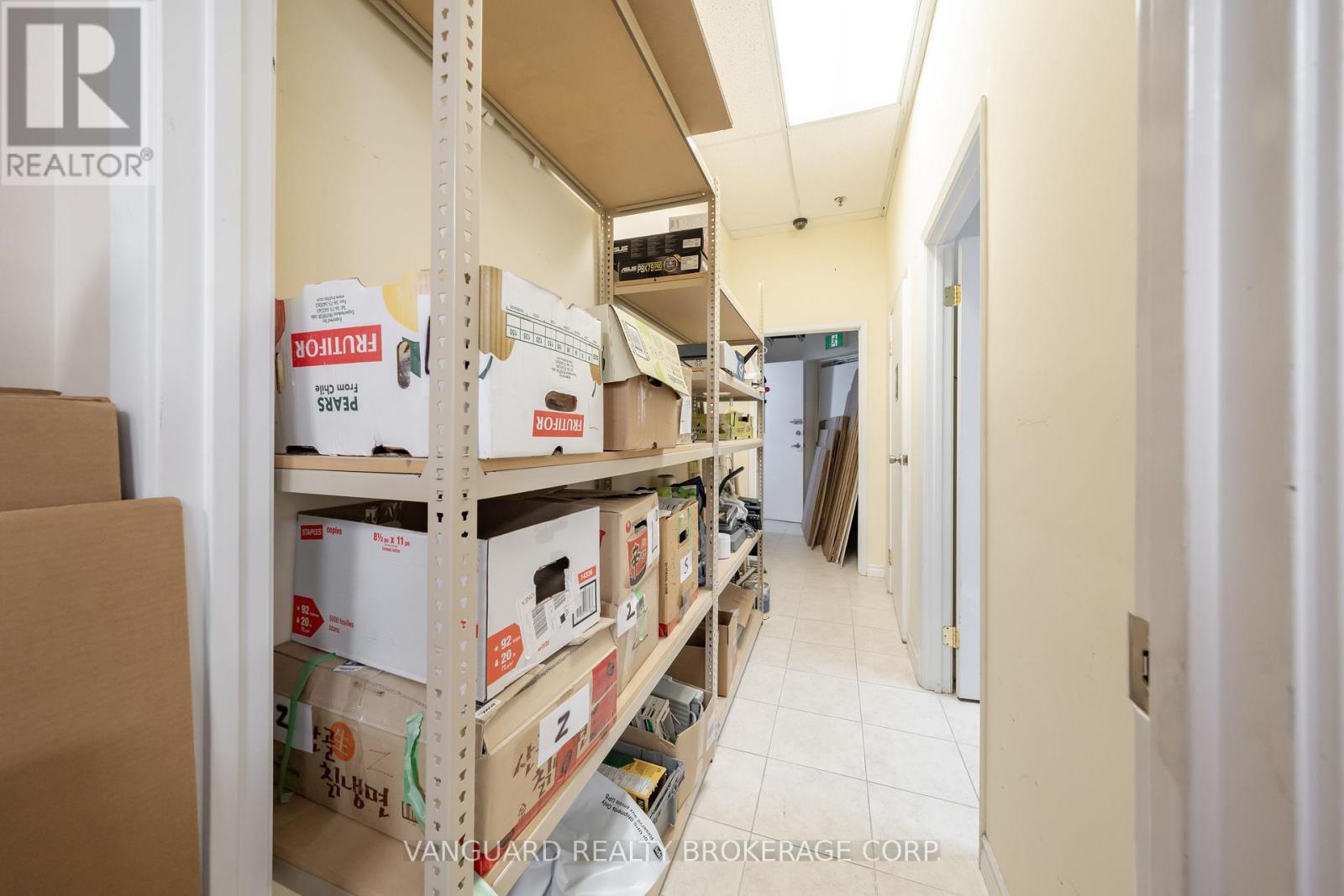 15 - 280 Beaver Creek Road Property Photo 5