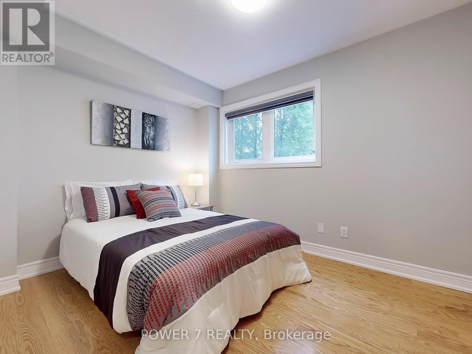 26 Suncrest Boulevard Property Photo 7