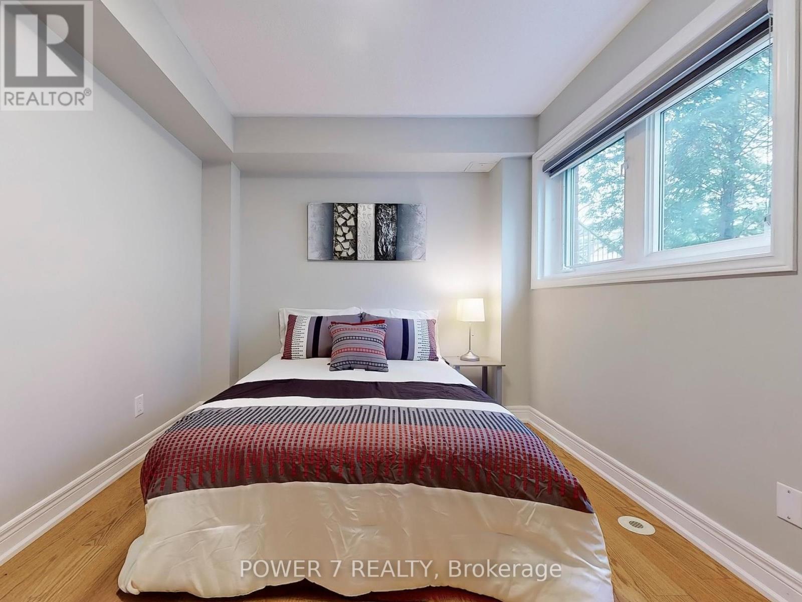26 Suncrest Boulevard Property Photo 8