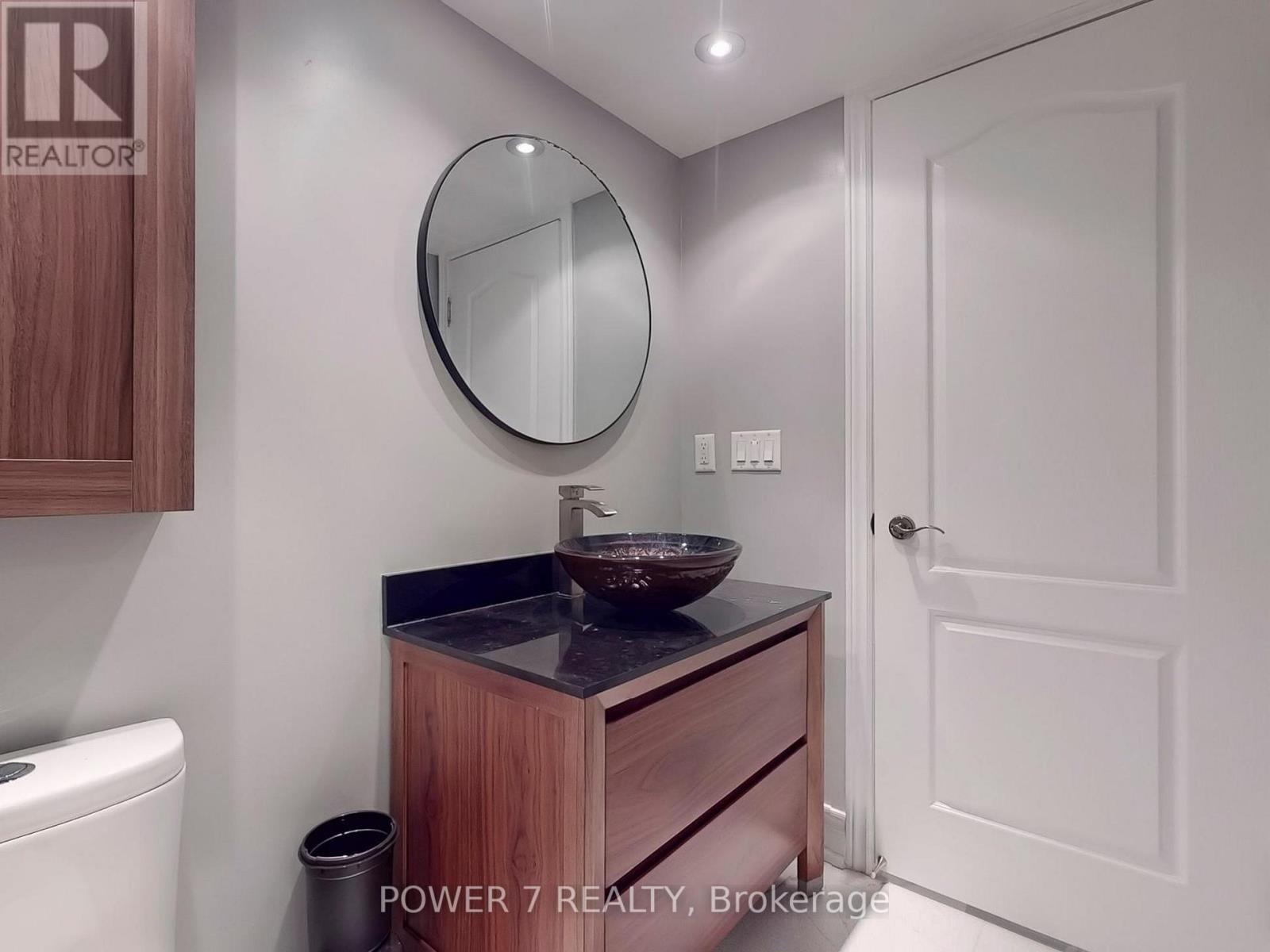 26 Suncrest Boulevard Property Photo 10
