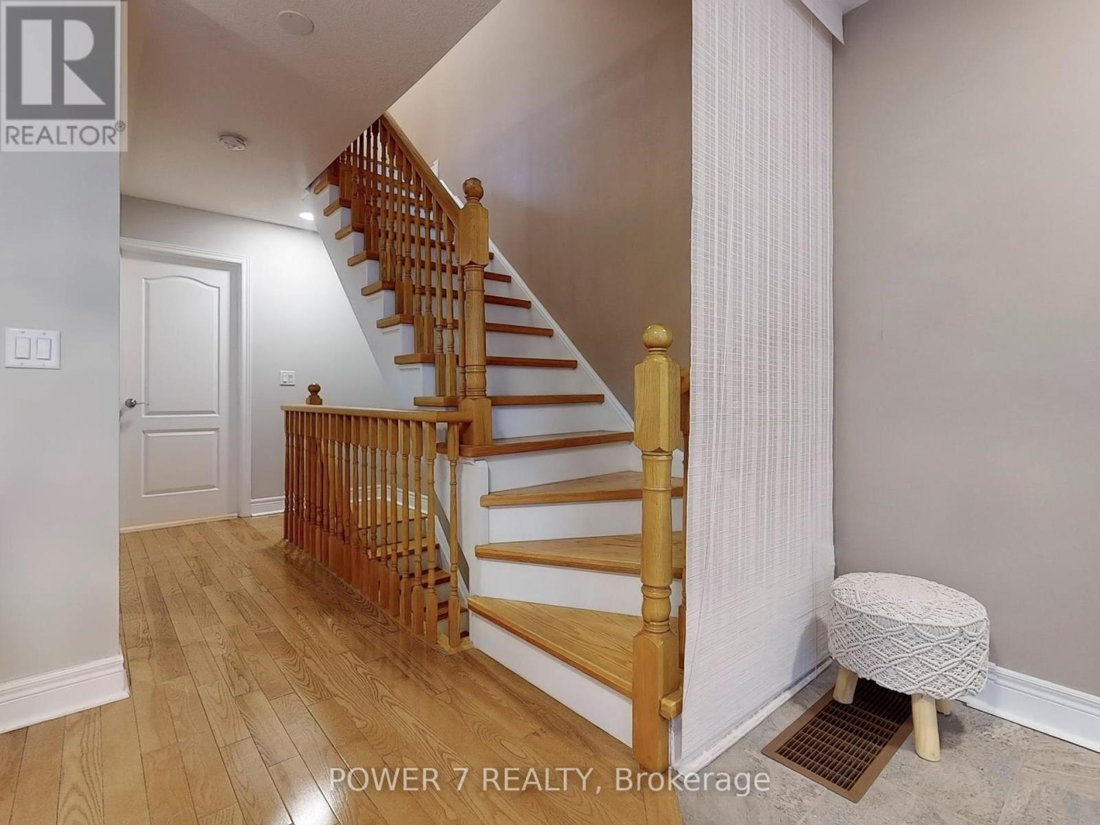 26 Suncrest Boulevard Property Photo 12