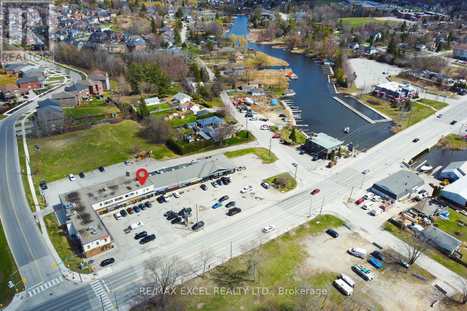 213 The Queensway S Property Photo 6