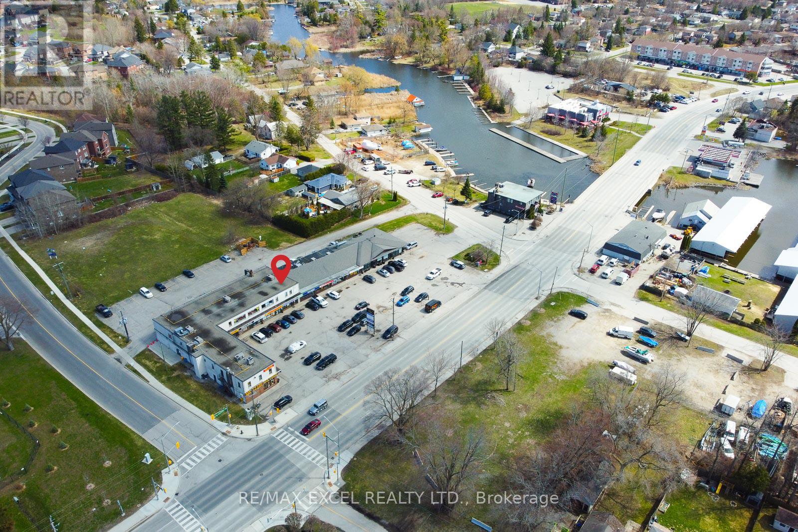 213 The Queensway S Property Photo 7