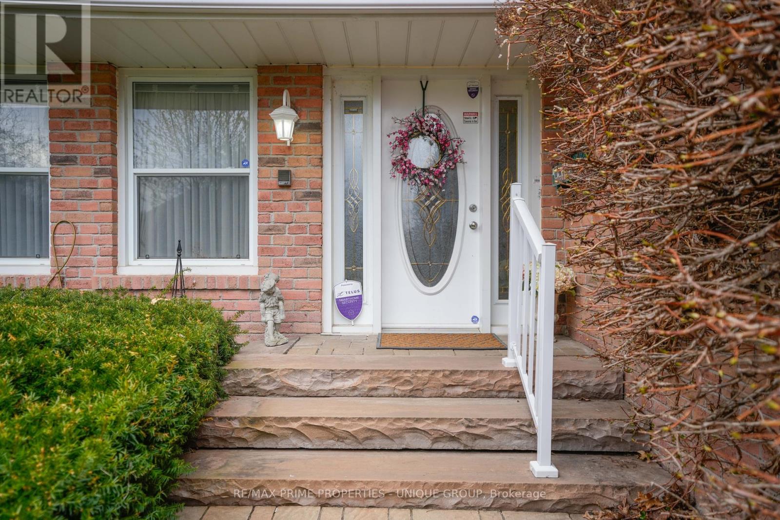 9 Longwater Chase Property Photo 2