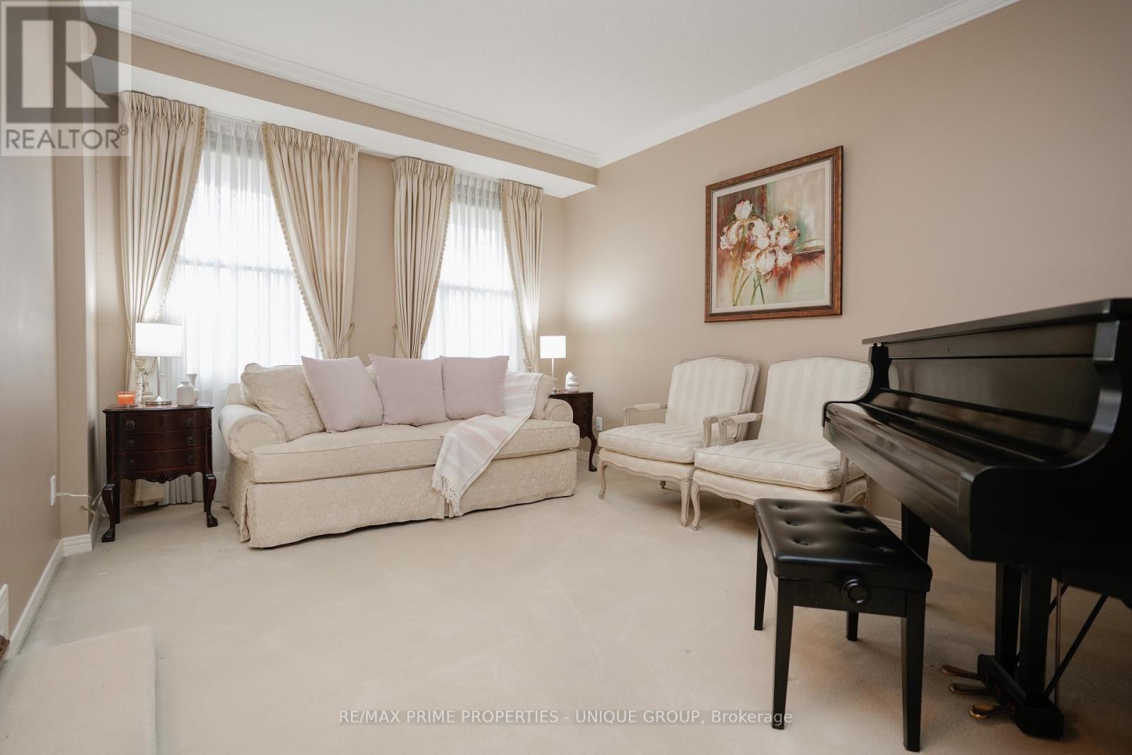 9 Longwater Chase Property Photo 4