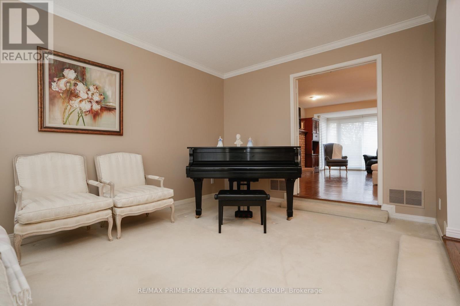 9 Longwater Chase Property Photo 5