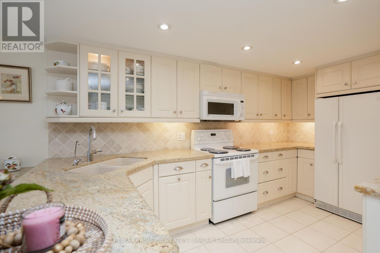 9 Longwater Chase Property Photo 9