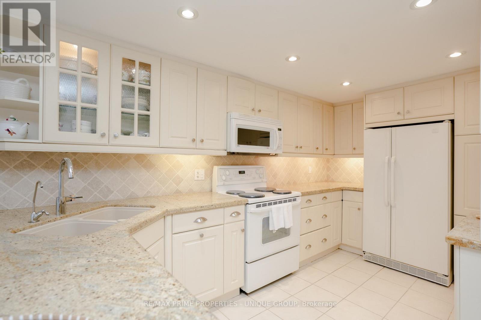 9 Longwater Chase Property Photo 38