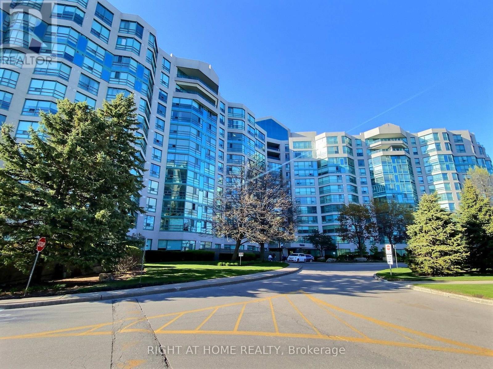 314 - 7905 Bayview Avenue Property Photo 1